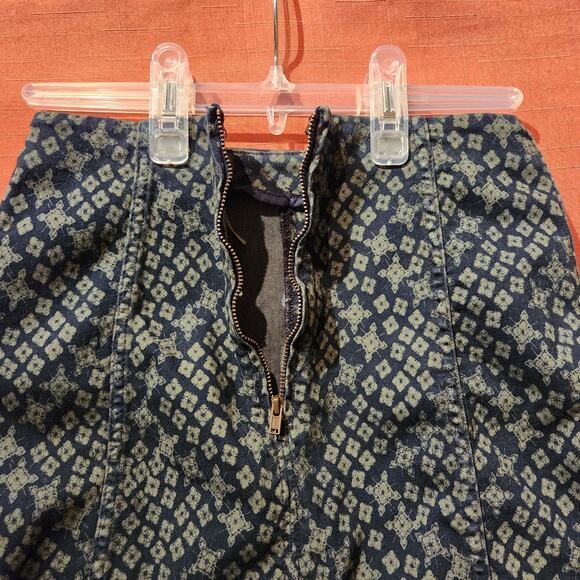 Free People Sz 4 Geometric Boho Mini Skirt Dark Blue & Green Denim Stretch - Picture 4 of 9